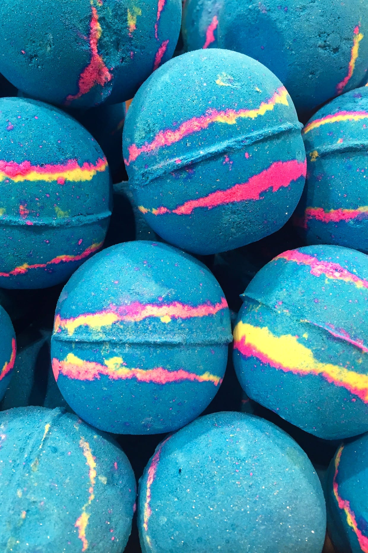 pretty bath bombs