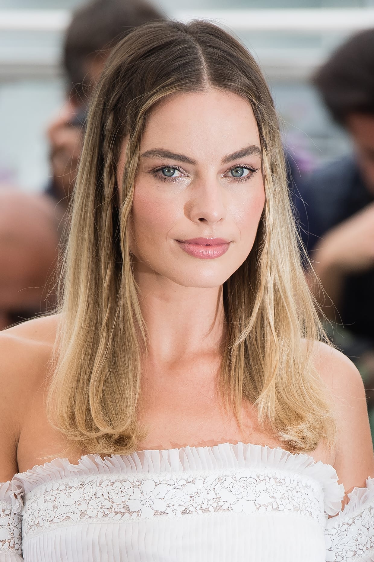Margot Robbie attends the photocall for 