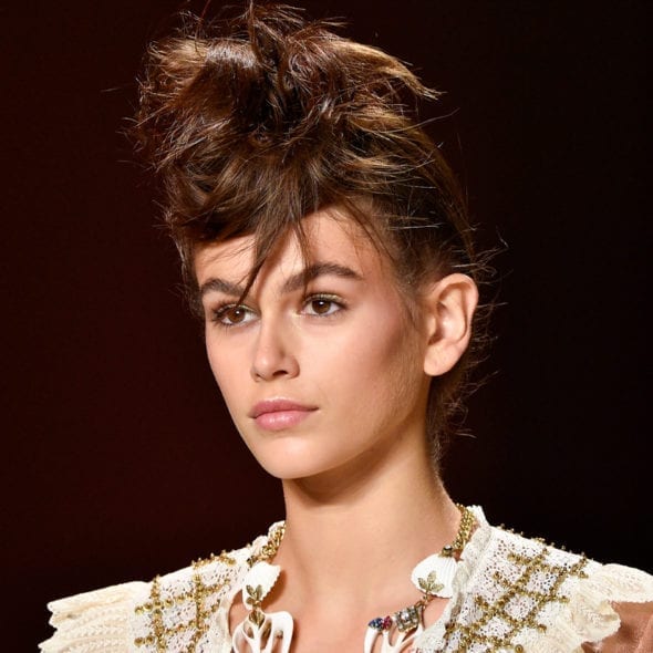 Here's Why Your Hair Gets So Greasy During The Winter - Sunday Edit