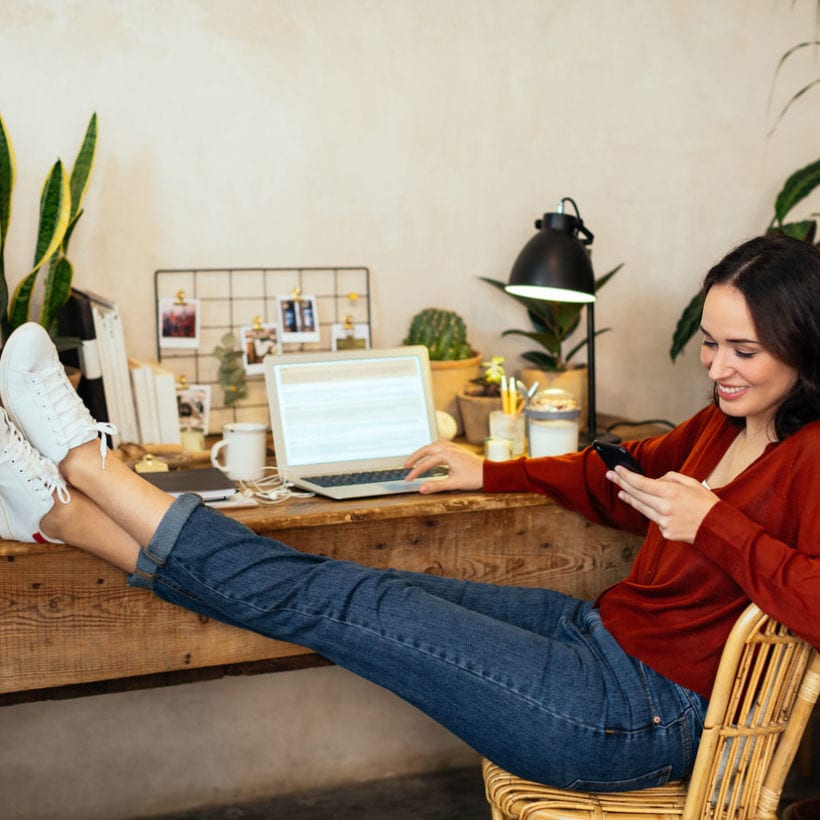 https://edit.sundayriley.com/wp-content/uploads/2020/03/work-from-home-outfit-ideas-sunday-edit-820x820.jpg