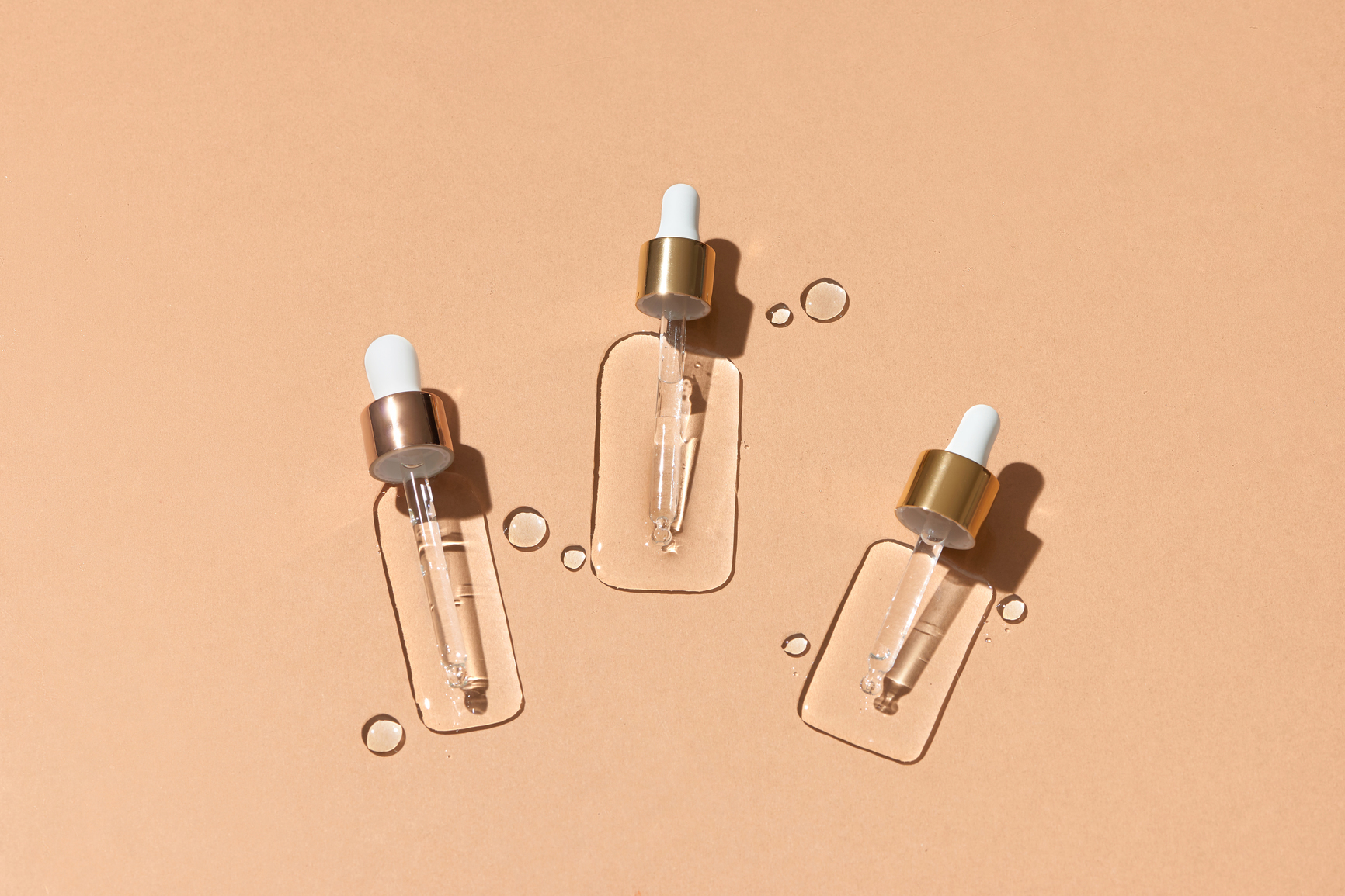Moisturizing serum for dry skin in the water